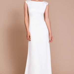Brand new Tadashi wedding gown size 10